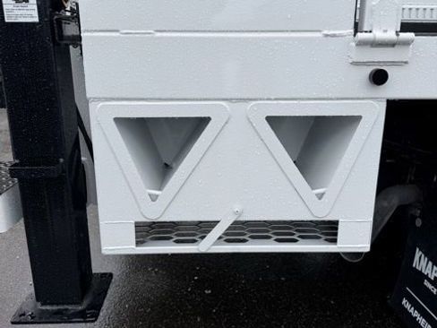 New 2025 Ford F550 4x4 Regular Cab Super Duty image 7