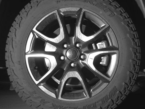 Used 2025 Jeep Compass Trailhawk image 13