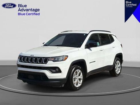 Used 2024 Jeep Compass Latitude AWD/4WD image 1