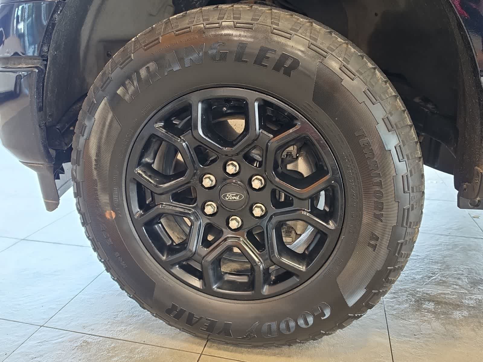 Used 2024 Ford F150 XLT w/ XLT Black Appearance Package AWD/4WD image 16