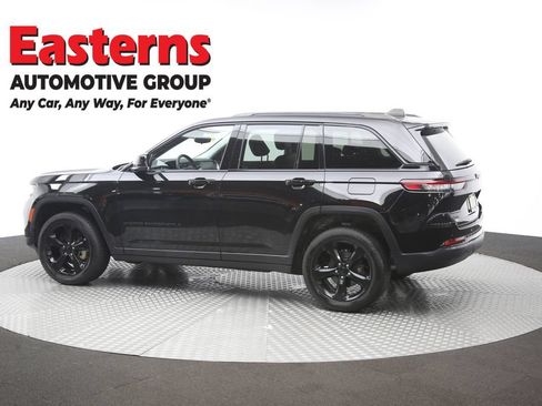 Used 2023 Jeep Grand Cherokee Limited w/ Black Appearance Package AWD/4WD image 64