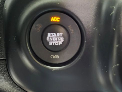 Used 2021 Jeep Wrangler Unlimited Sport image 39