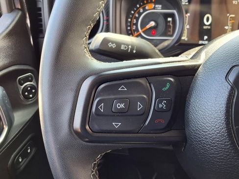 Used 2025 Jeep Wrangler Unlimited Rubicon AWD/4WD image 13