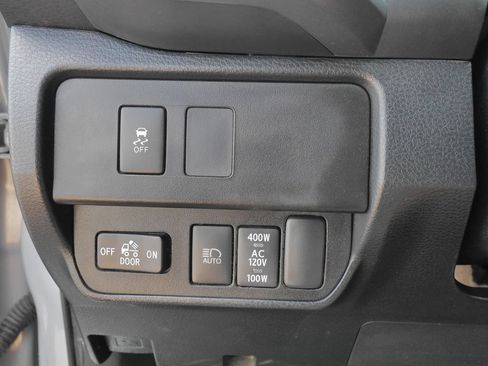Used 2020 Toyota Tacoma TRD Sport AWD/4WD image 21