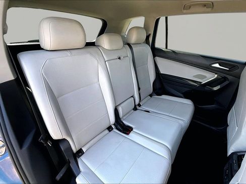 Used 2019 Volkswagen Tiguan SE image 27