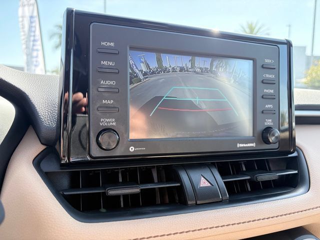 Used 2021 Toyota RAV4 XLE AWD/4WD image 17