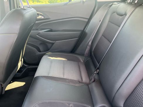 Used 2025 Chevrolet Trax LT FWD image 28