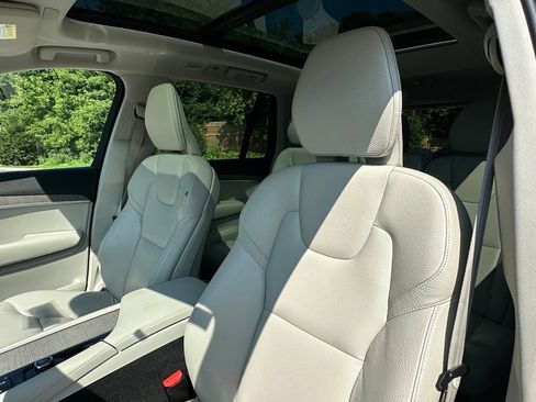 Used 2024 Volvo XC90 T8 Plus w/ Protection Package Premier AWD/4WD image 22