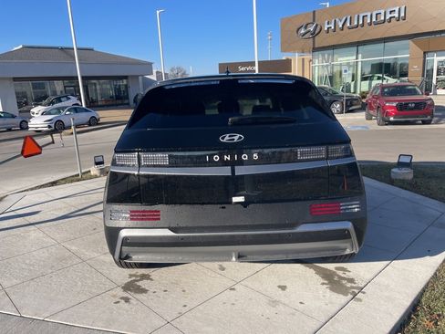 New 2026 Hyundai Ioniq 5 SEL image 4