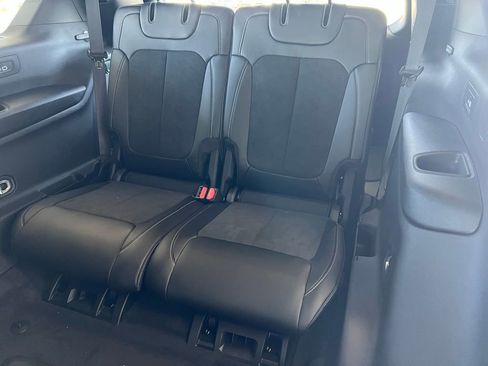 New 2025 Jeep Grand Cherokee L Laredo image 19