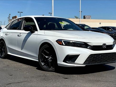 Used 2024 Honda Civic Sport image 2