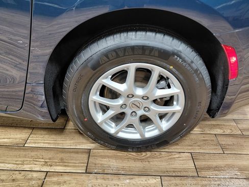 Used 2025 Chrysler Pacifica Select image 12