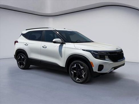 New 2026 Kia Seltos S FWD image 7
