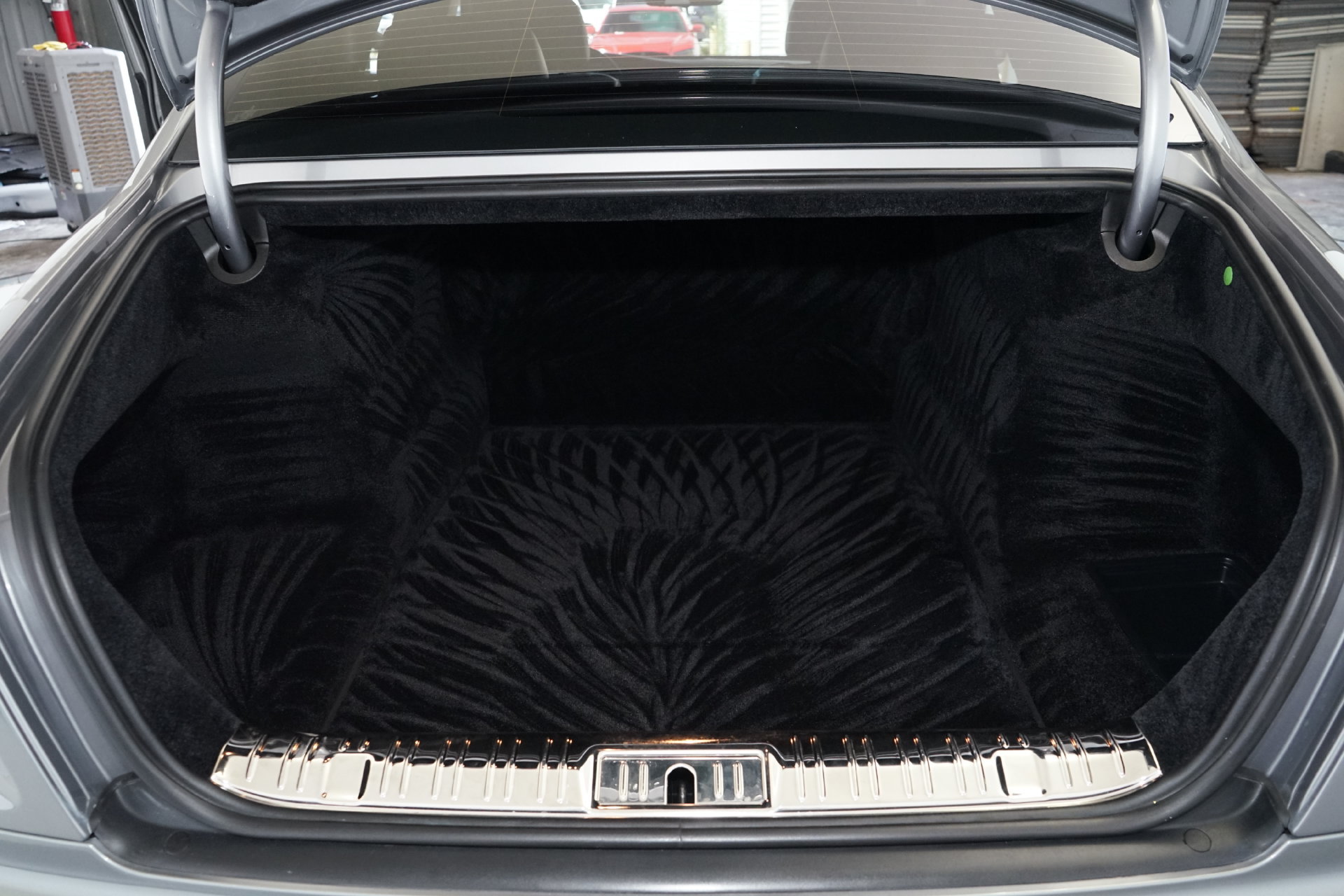 Used 2011 Rolls-Royce Ghost RWD image 31