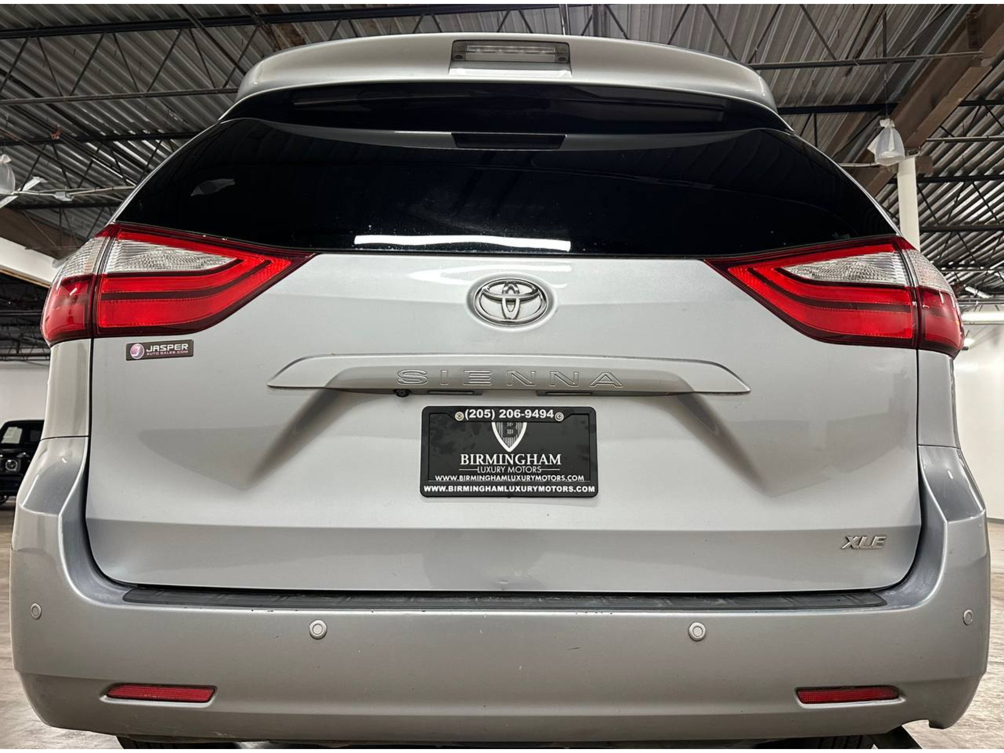 Used 2017 Toyota Sienna XLE w/ XLE Navigation Package FWD image 13