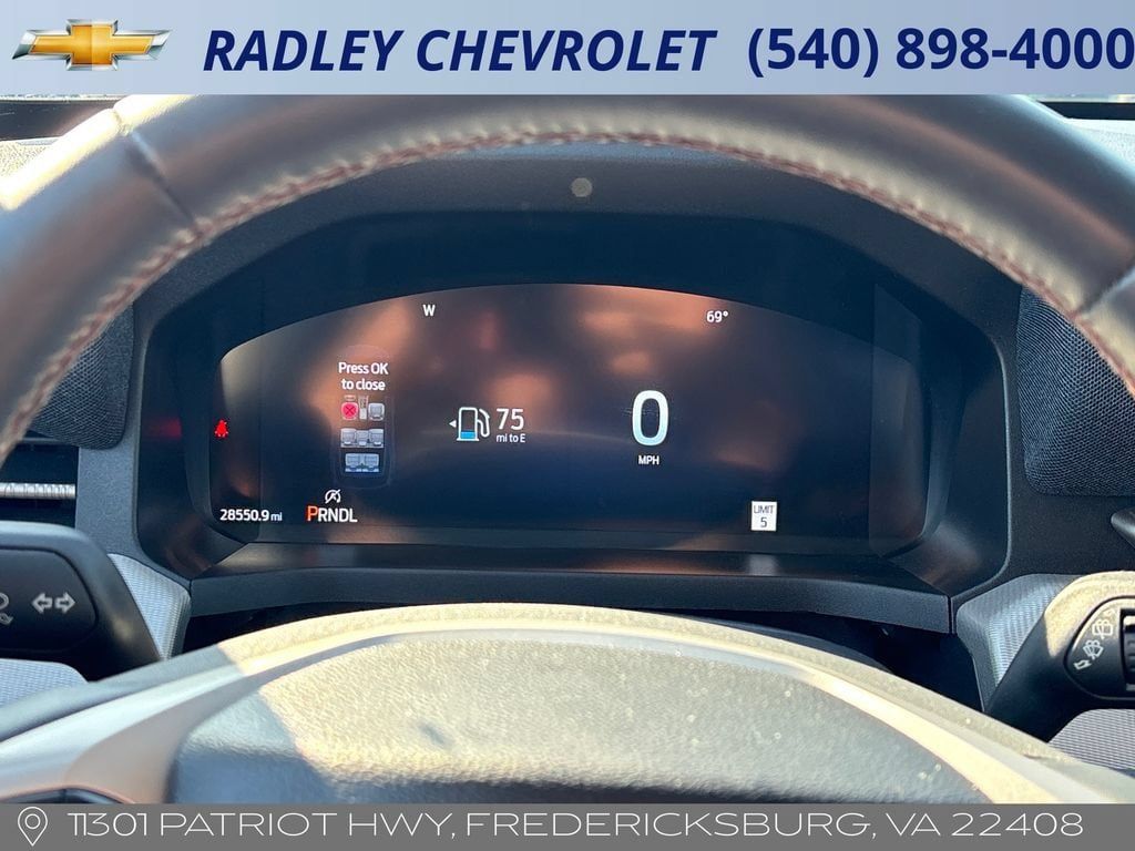 Used 2025 Ford Explorer Active AWD/4WD image 7