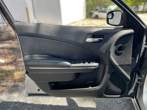 Used 2012 Dodge Charger SE RWD image 23