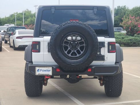Used 2021 Jeep Wrangler Unlimited Rubicon w/ Xtreme Recon 35" Tire Package AWD/4WD image 6