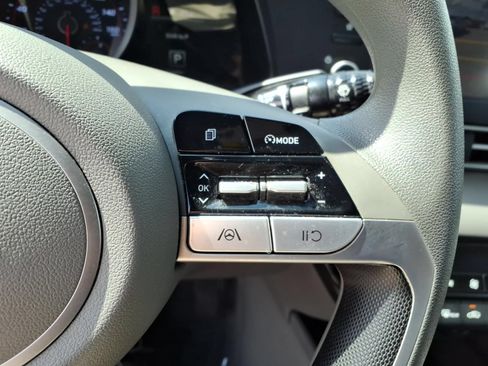 Used 2023 Hyundai Elantra SEL w/ Preferred Accessory Package FWD image 22