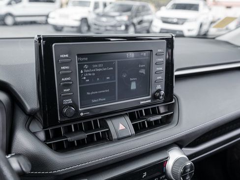 Used 2021 Toyota RAV4 LE image 21