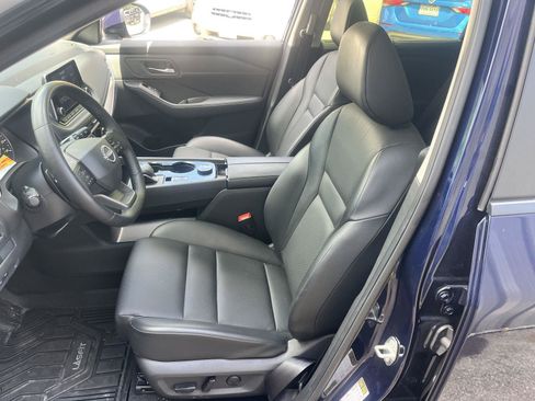 Used 2025 Nissan Rogue SV w/ SV Premium Package AWD/4WD image 47