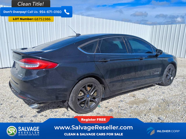 Used 2018 Ford Fusion SE w/ Equipment Group 601A FWD image 4