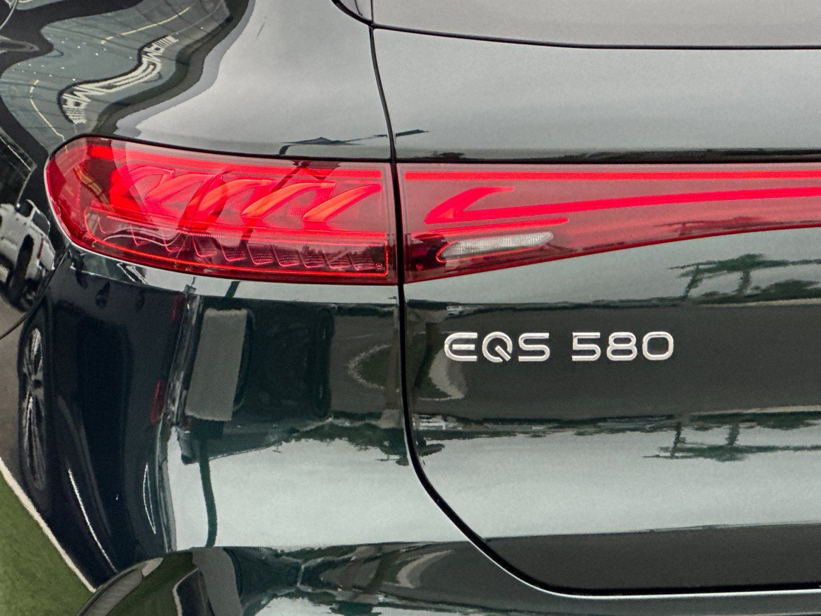 Used 2023 Mercedes-Benz EQS 580 4MATIC SUV image 35