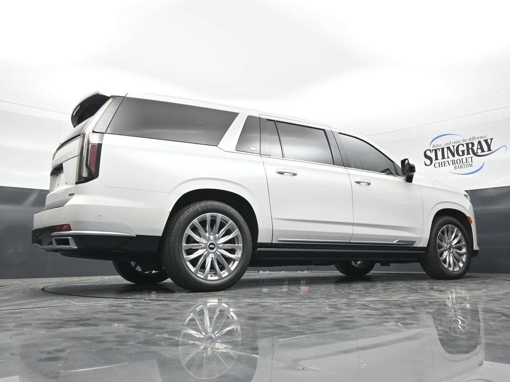 Used 2022 Cadillac Escalade ESV Premium Luxury w/ Performance Package AWD/4WD image 37