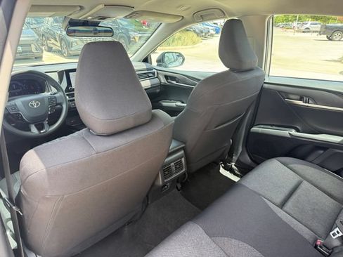 Used 2025 Toyota Camry LE FWD image 27
