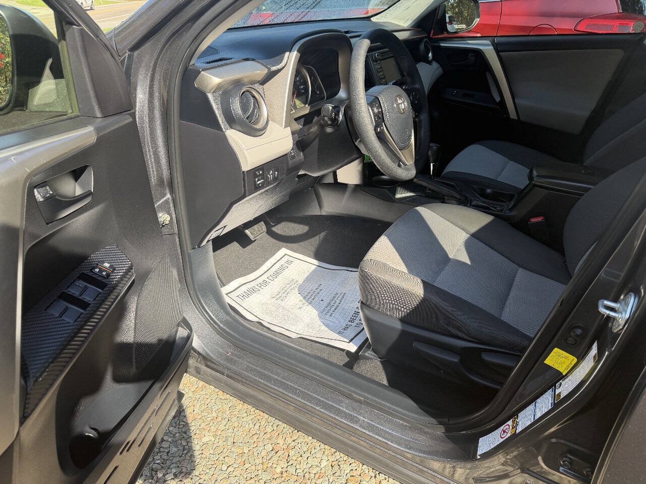 Used 2015 Toyota RAV4 LE AWD/4WD image 3