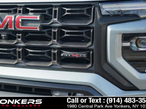 Used 2024 GMC Canyon AT4X image 28