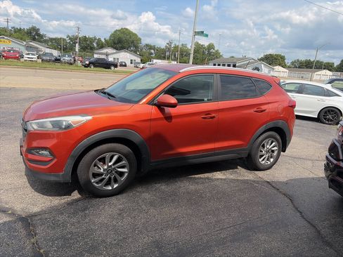 Used 2016 Hyundai Tucson SE w/ Option Group 02 FWD image 4