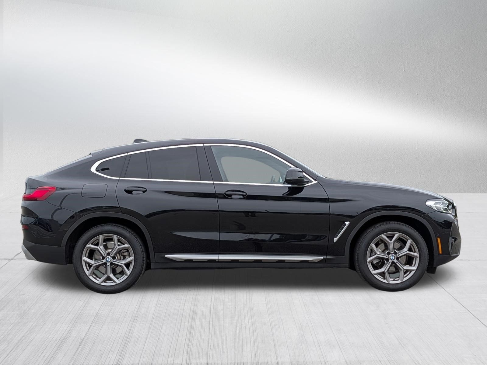 Used 2024 BMW X4 xDrive30i w/ Premium Package AWD/4WD image 8