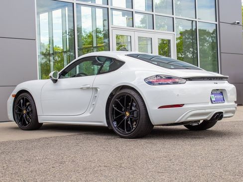 Used 2025 Porsche 718 Cayman w/ Sport Chrono Package image 8