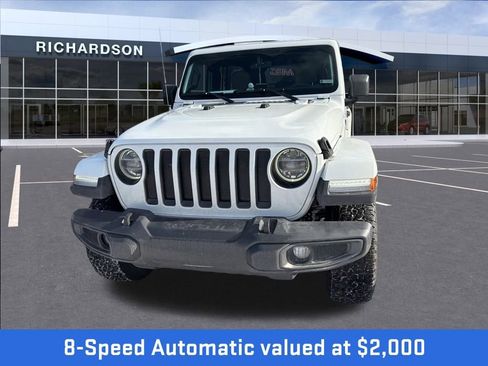 Used 2019 Jeep Wrangler Unlimited Sahara image 3