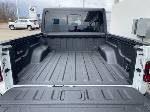 Used 2024 Jeep Gladiator Sport image 20