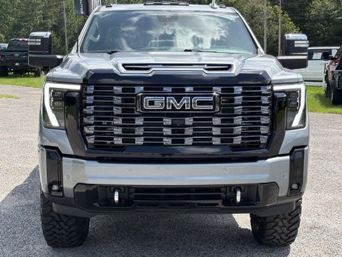 Used 2025 GMC Sierra 2500 Denali Ultimate AWD/4WD image 2