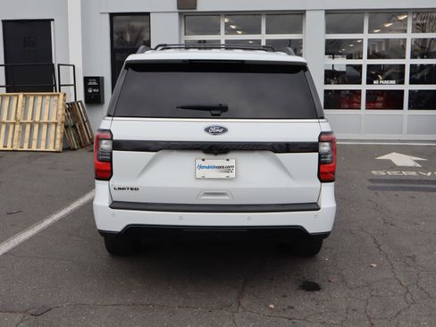 Used 2021 Ford Expedition Max Limited image 9