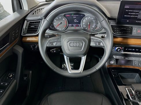Used 2023 Audi Q5 2.0T Premium w/ Convenience Package image 5
