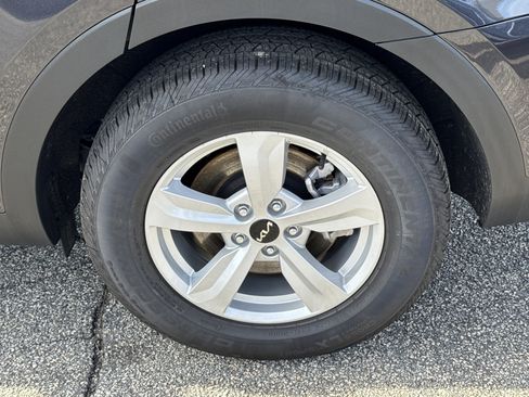 Certified 2025 Kia Sorento LX image 19