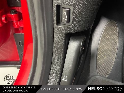 Used 2022 MINI Cooper 4-Door Hardtop image 26