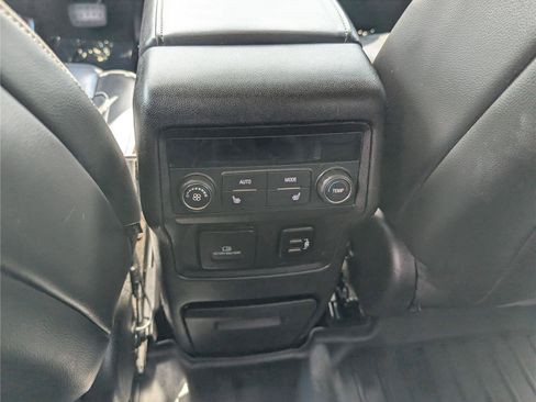 Used 2018 GMC Acadia Denali AWD/4WD image 20