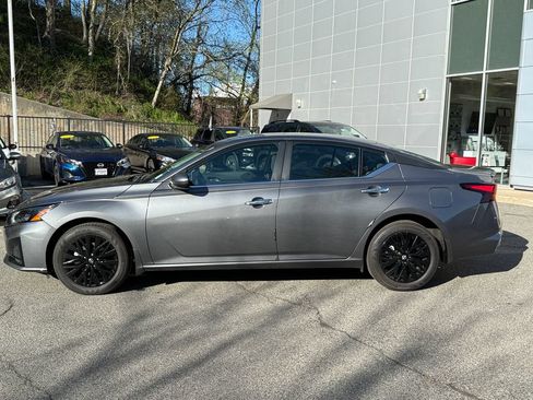Used 2025 Nissan Altima 2.5 SV w/ SV Special Edition Package AWD/4WD image 3