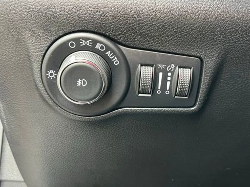 Used 2023 Jeep Compass High Altitude w/ Driver Assist Group I AWD/4WD image 21