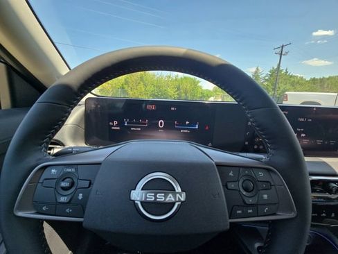 Used 2026 Nissan Sentra SV w/ SV Convenience Package FWD image 25