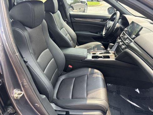Used 2019 Honda Accord Sport image 32