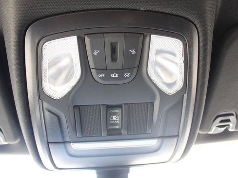 Used 2022 RAM 1500 Big Horn AWD/4WD image 19