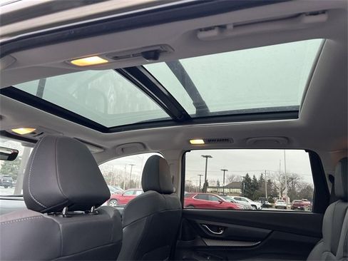 Used 2022 Subaru Ascent Onyx Edition image 16