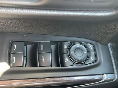 Used 2019 Chevrolet Silverado 1500 LTZ w/ LTZ Premium Package AWD/4WD image 16