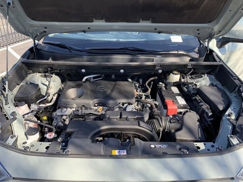 Used 2021 Toyota RAV4 XLE w/ Convenience Package image 16